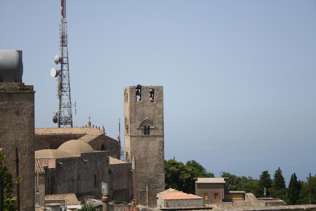 Le Casette Erice Luaran gambar