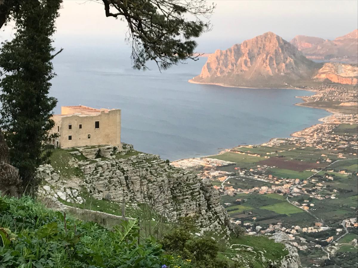 Le Casette Erice Luaran gambar